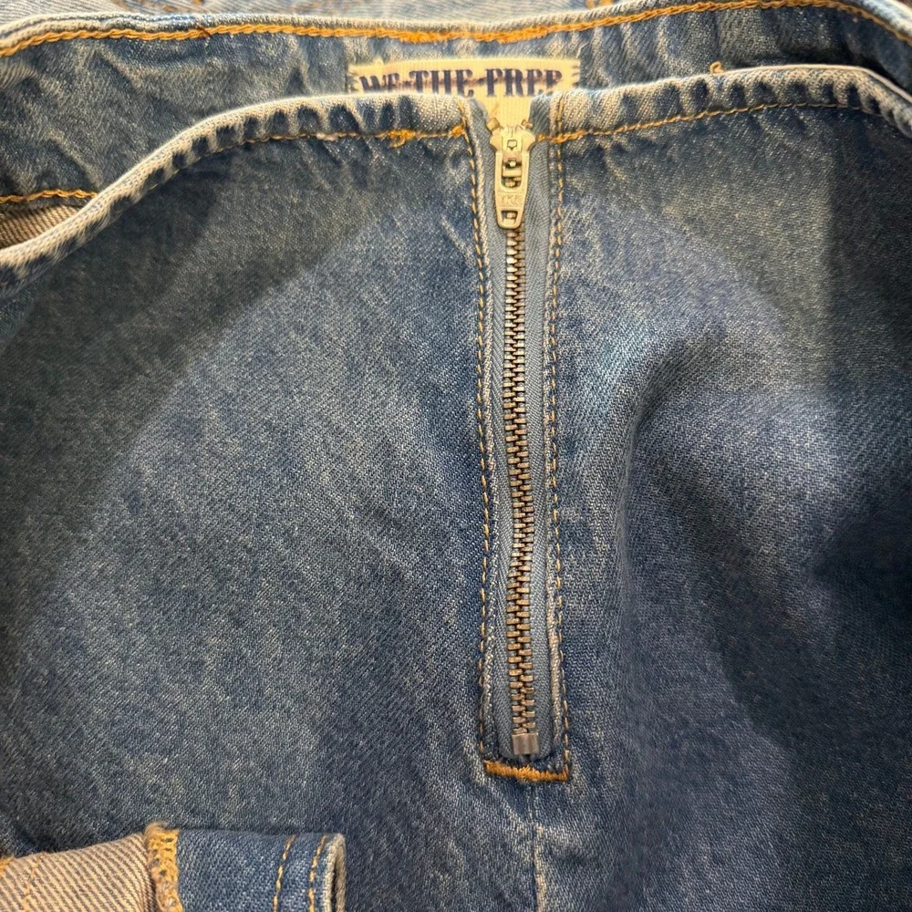 Free People We The Free Prince Street Denim Shorts Size 27 - Picture 4 of 5